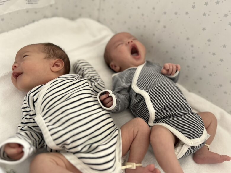 双子の赤ちゃん